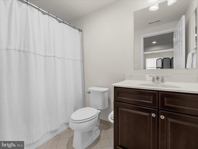 Building Photo - 8512 Pine Springs Dr