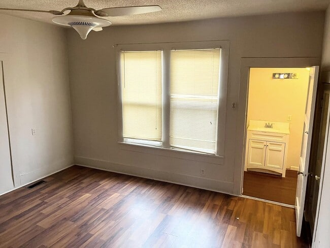 Building Photo - 4101 W 21st St