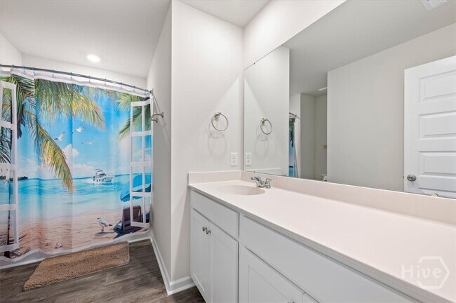 Building Photo - 142 Bottlebrush Dr