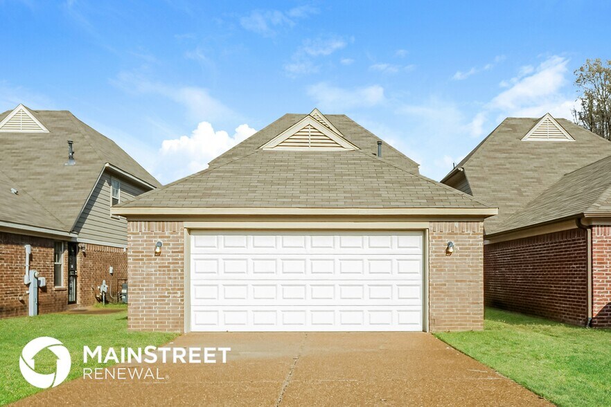 Building Photo - 7399 Brentlawn Dr