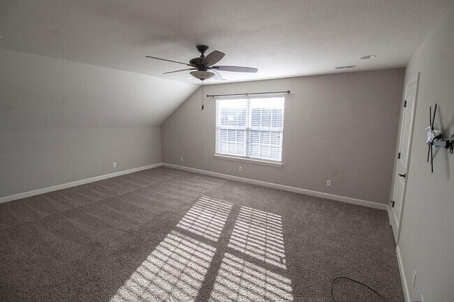 Building Photo - 7407 Pemberton Dr