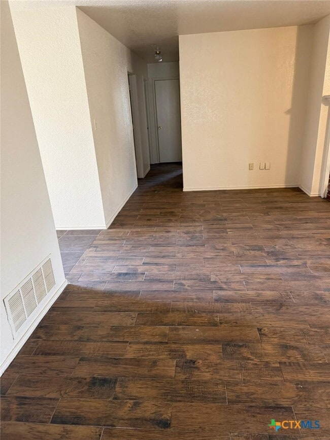 Building Photo - 4212 Embers Dr
