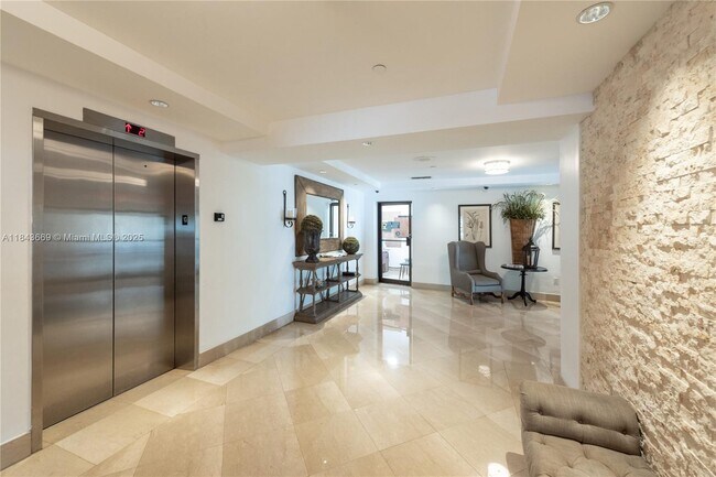 Building Photo - 575 Crandon Blvd