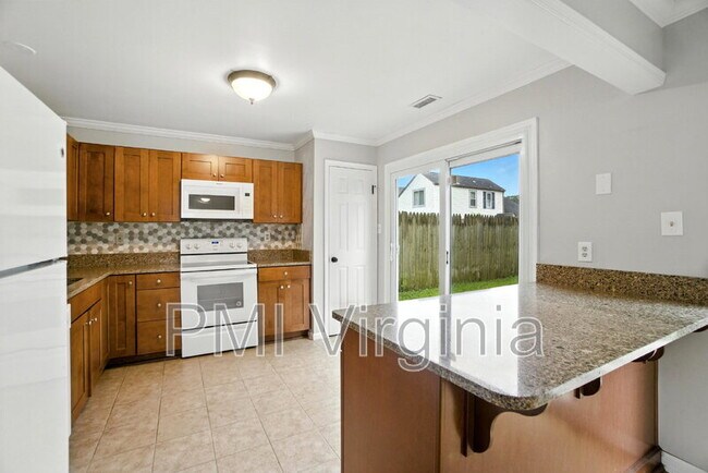 Building Photo - 5489 Glenville Cir