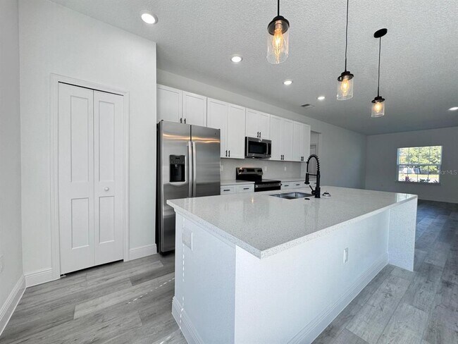 Building Photo - 482 Marion Oaks Manor