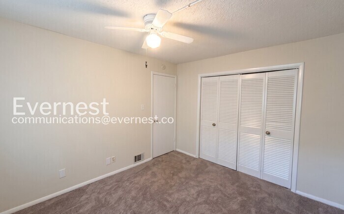 Building Photo - 1845 Stonehenge Dr