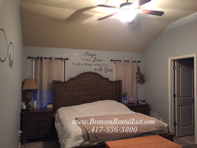 Building Photo - 3BR Home with Fenced in backyard