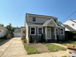 Building Photo - 39 Fairfield Ave