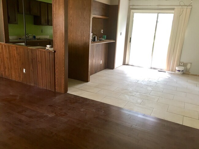 Building Photo - 1509 E 18th St