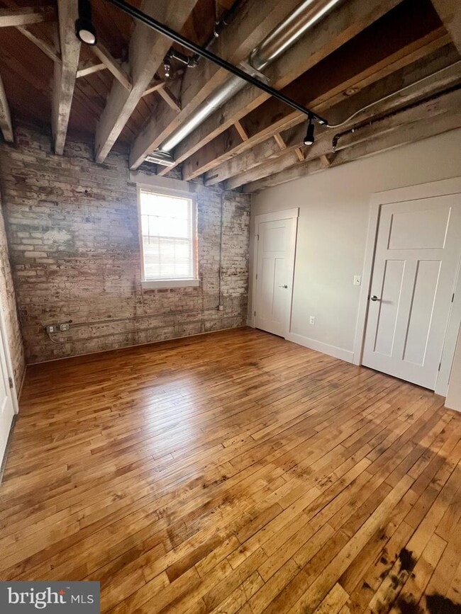 Building Photo - 401 Princess Anne St