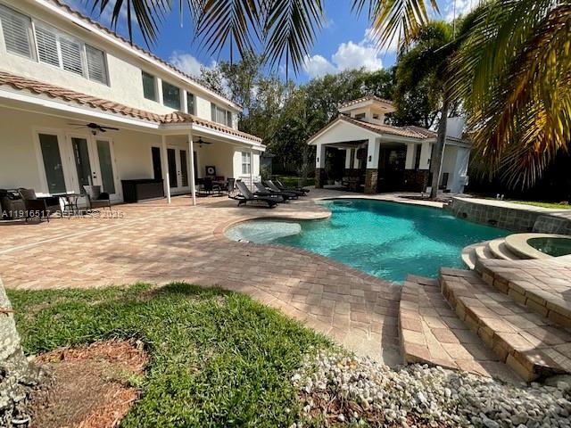 Building Photo - 352 King Fisher Dr