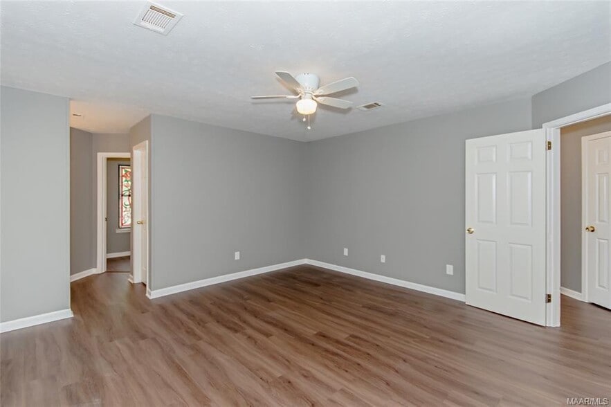 Building Photo - 189 S Burbank Dr