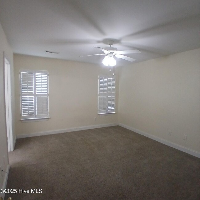 Building Photo - 4999 Glen Cove Dr SE