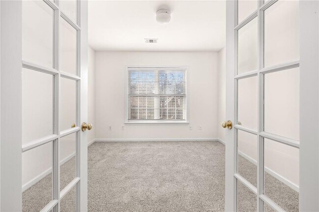 Building Photo - 350 Gaines Oak Way