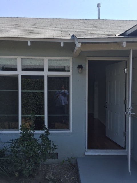 Building Photo - 2512 N Buena Vista St