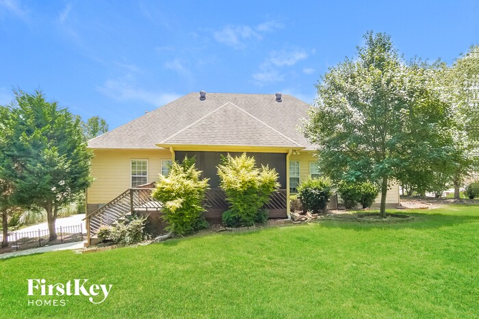 Building Photo - 2699 Piedmont Dr