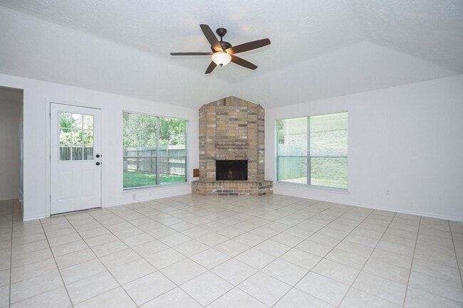 Building Photo - 2303 Old Dixie Dr