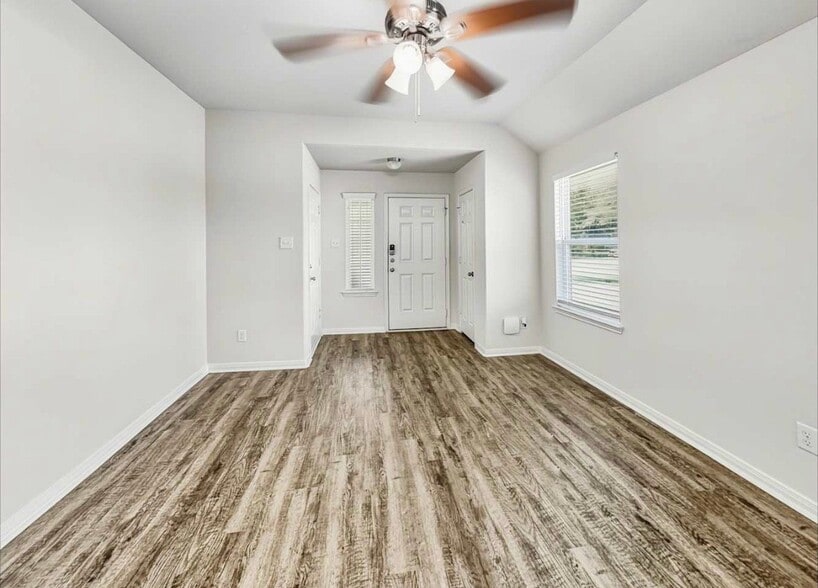 Building Photo - 6107 El Granate Dr