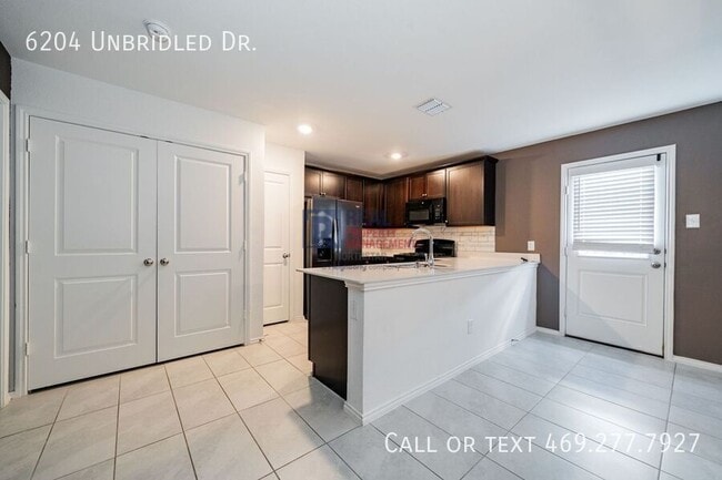Building Photo - 6204 Unbridled Dr