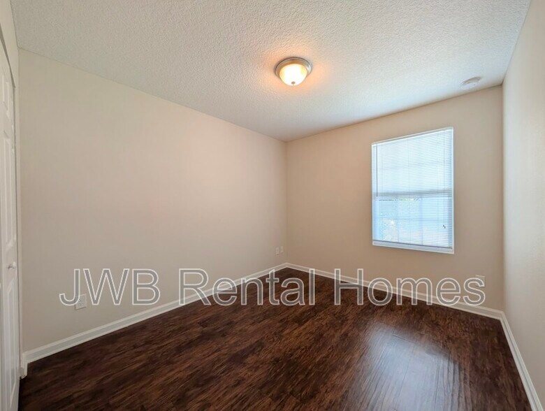 Building Photo - 7147 Alton Ave