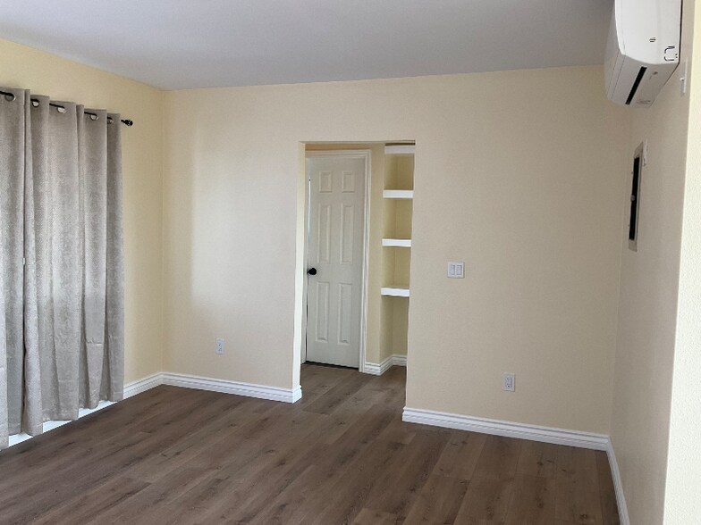 Building Photo - 1116 Clela Ave
