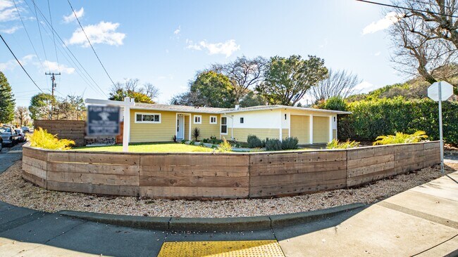 Building Photo - 5 Ormond Ct