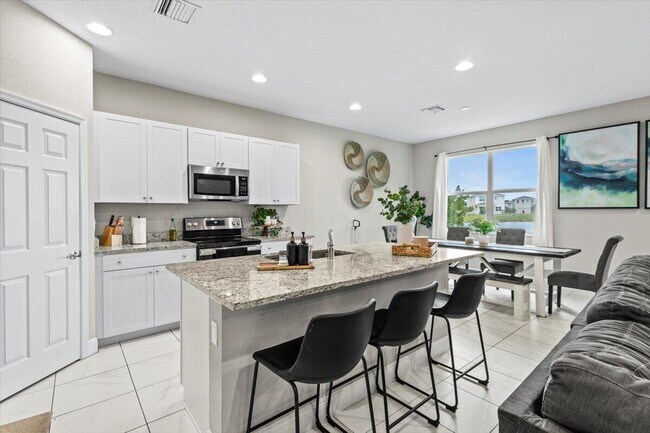 Building Photo - 1766 NW Cataluna Cir