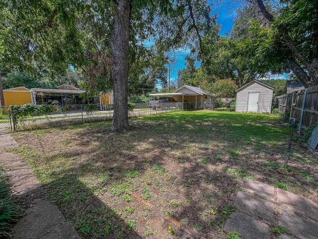 Building Photo - 3216 Milby Ave