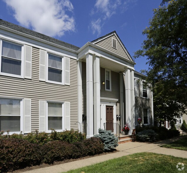 Olde East Townhouses 24 Farmhouse Ln Morristown NJ 07960 Apartment Finder