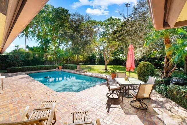 Building Photo - 2598 NW 27th St