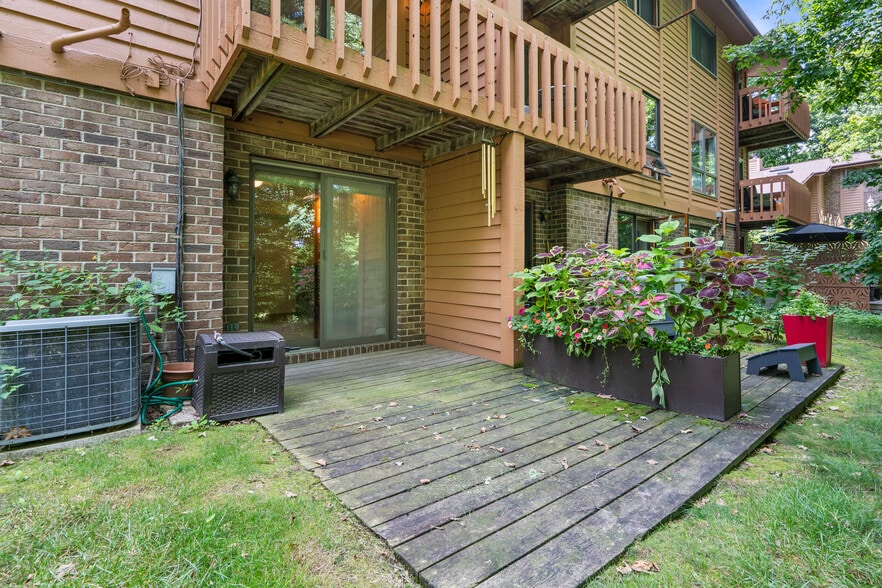 Lower level next to Jacobus Park - 6318 Cedar St