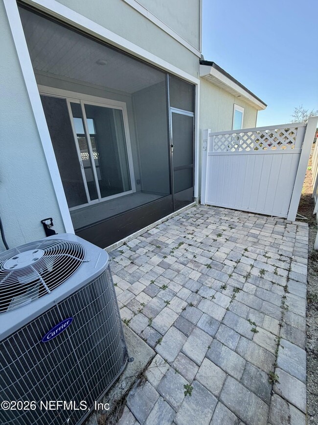 Building Photo - 3992 Vlg Vw Ln