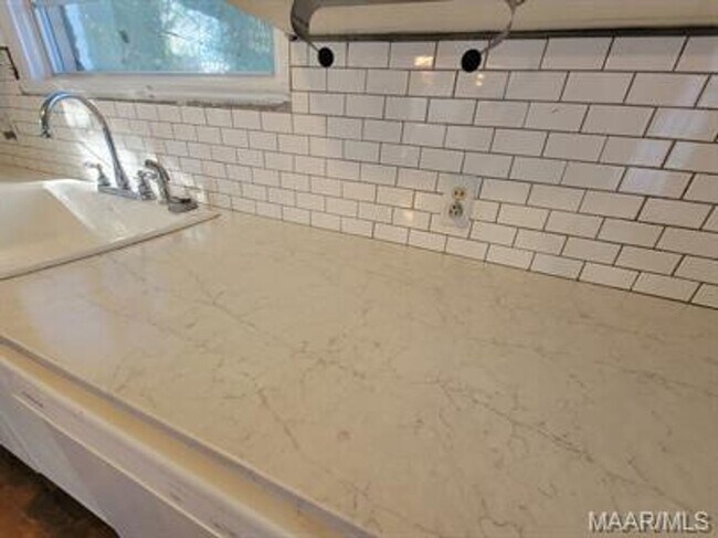 Building Photo - 7 Calhoun Rd