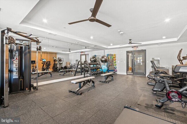 Building Photo - 811 N Columbus St