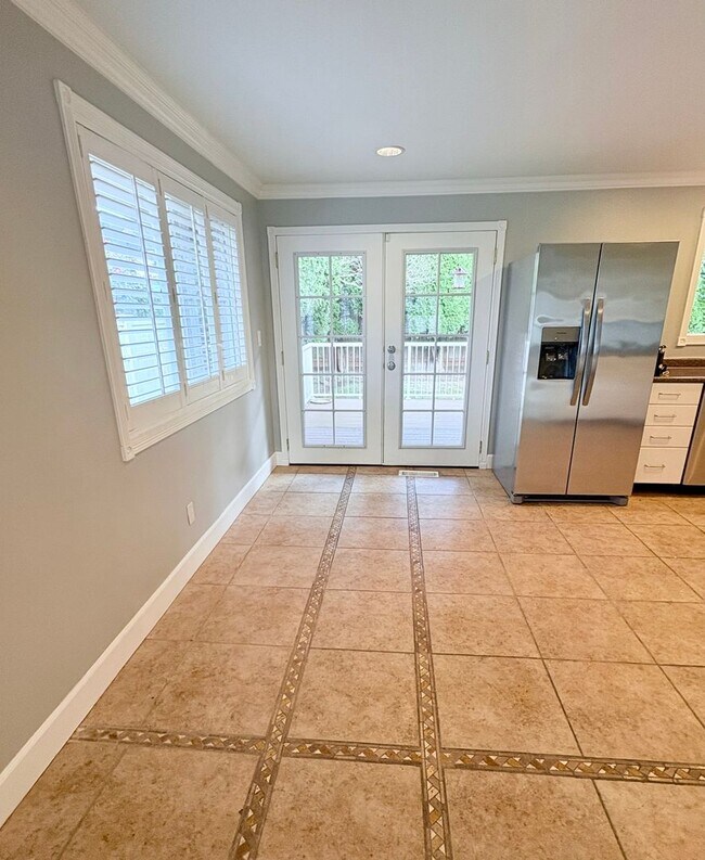 Building Photo - Charming 5-Bedroom Home in Prime Ballard Location!