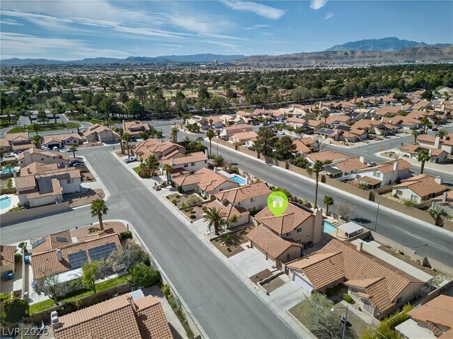 Building Photo - 4835 Illustrious St