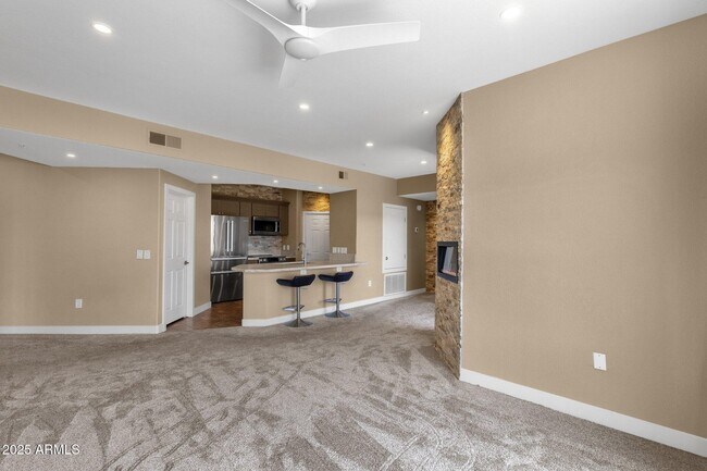 Building Photo - 13700 N Fountain Hills Blvd