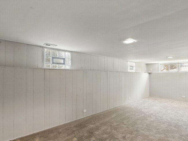 Building Photo - 17704 Grandview Dr