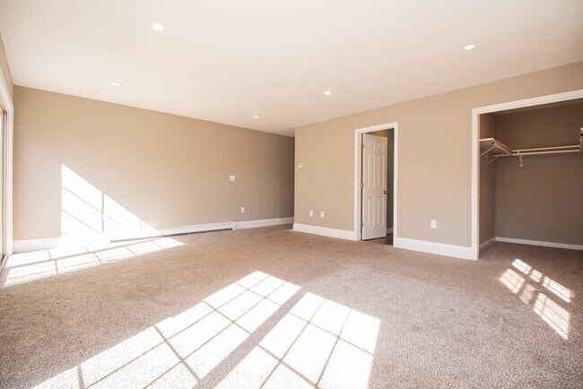 Building Photo - 126 Sears Island Dr