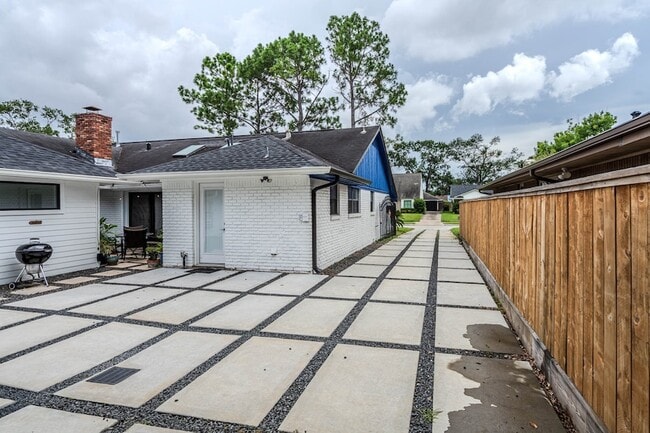 Building Photo - 6518 Kury Ln