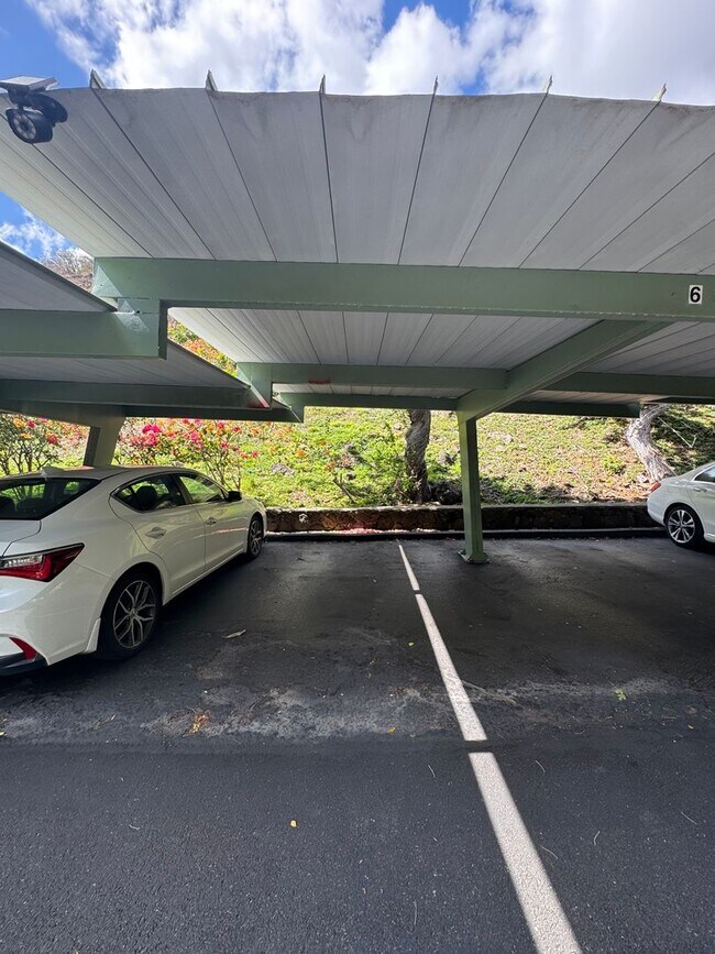 Building Photo - 3 BED, 2 BATH, 2 Parking with AC- Kalani Iki Estates