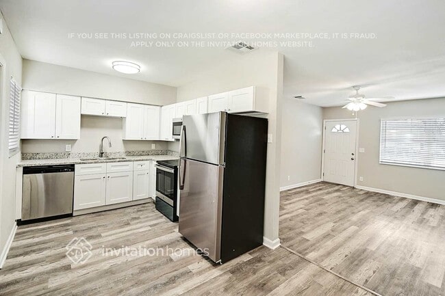 Building Photo - 835 44th St