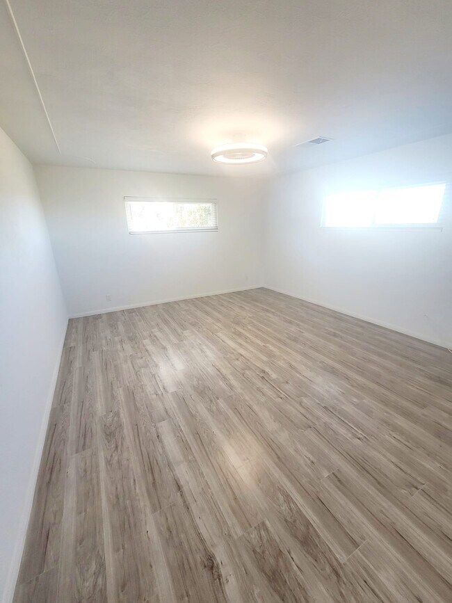 Building Photo - 36744 Vista del Lago St