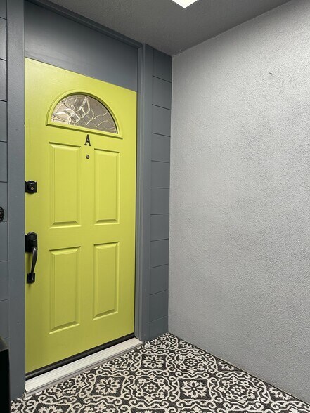 Building Photo - 4659 Park Dr