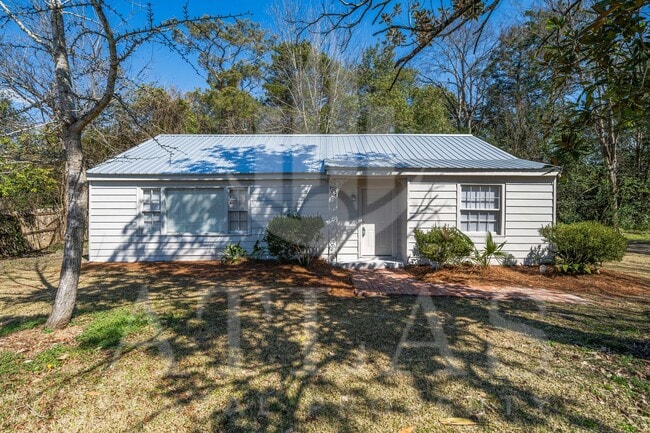 Building Photo - Spacious 3BR/2BA – 1,480 Sq Ft of Comforta...