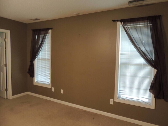 Building Photo - 403 Jacqueline Dr