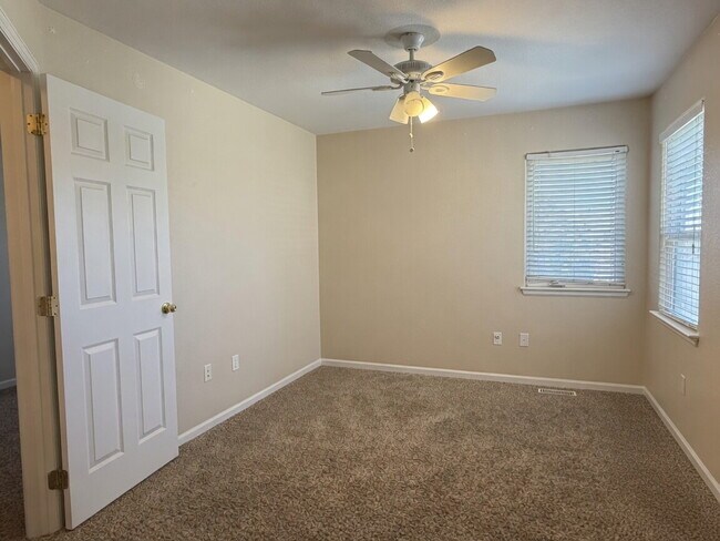 Building Photo - Lakeside 3 Bed/2.5 Bath Townhome in Gateway Community! Quiet, Scenic Living in The Heart Of Denver!