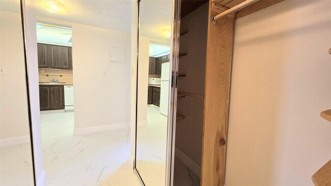 Building Photo - 8421 Lagos De Campo Blvd