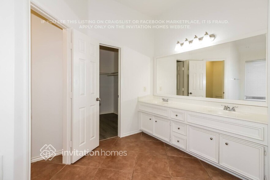 Building Photo - 17619 Sequoia View Ln