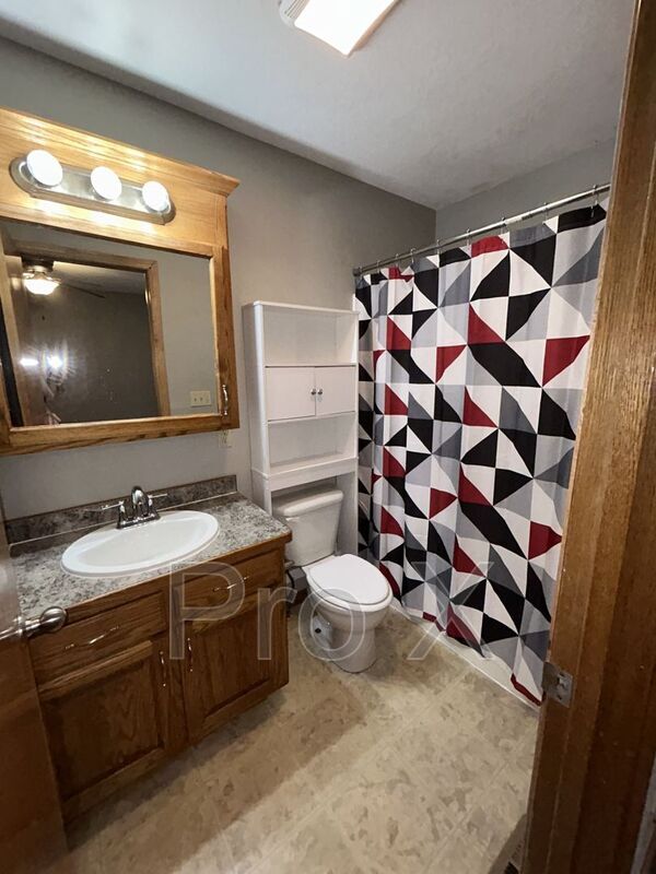 Building Photo - 517 E Park St